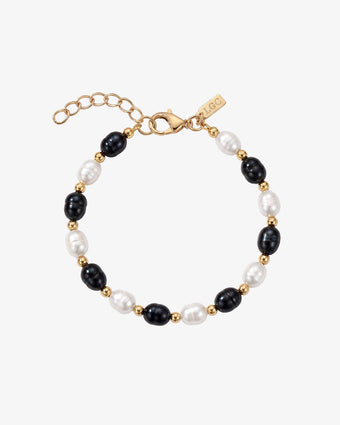MELASTI Pearl Bracelet with Caribbean freshwater pearls in black and white and gold beads on an adjustable 17 cm chain