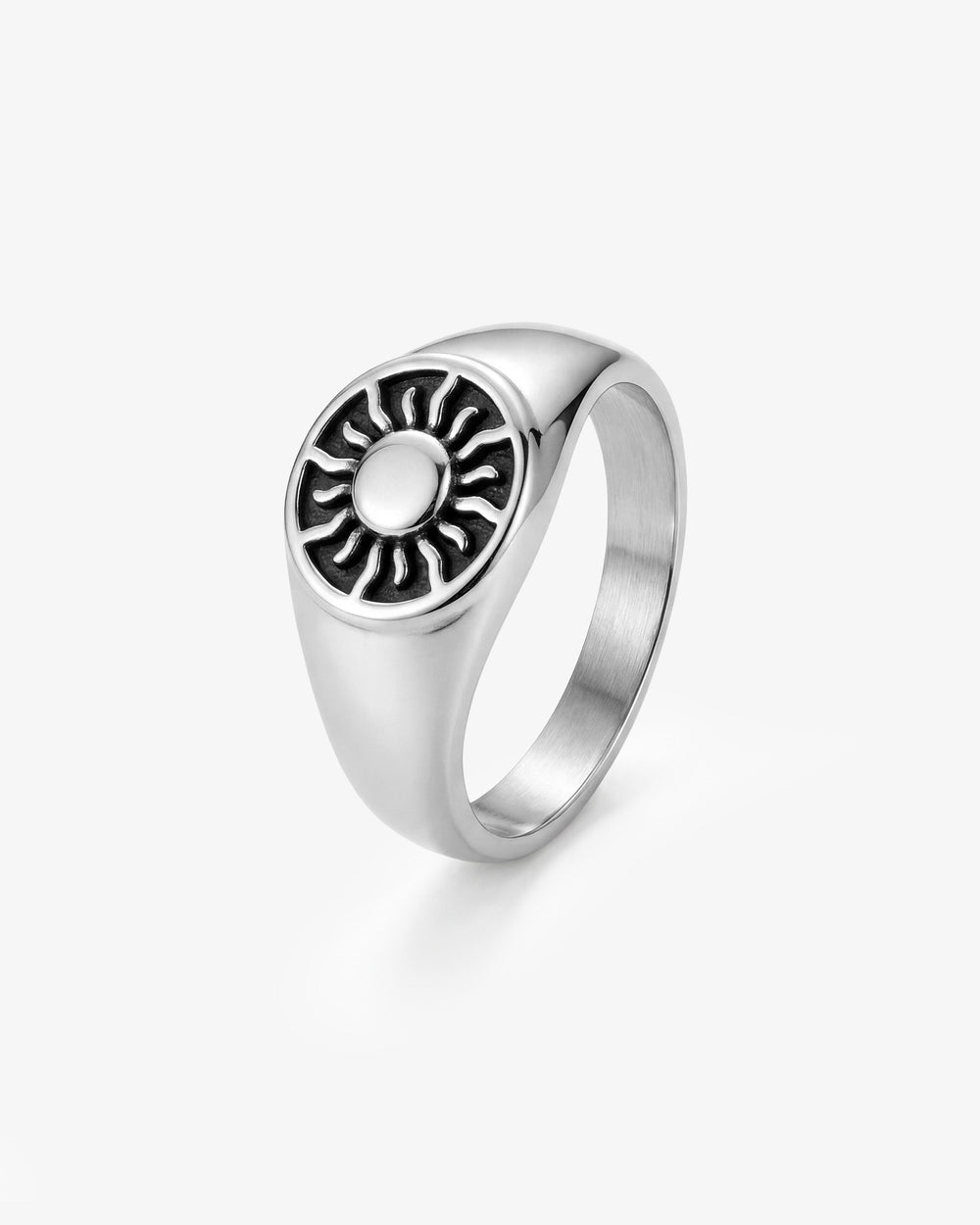 Helio silver ring with sunburst motif and black center stone