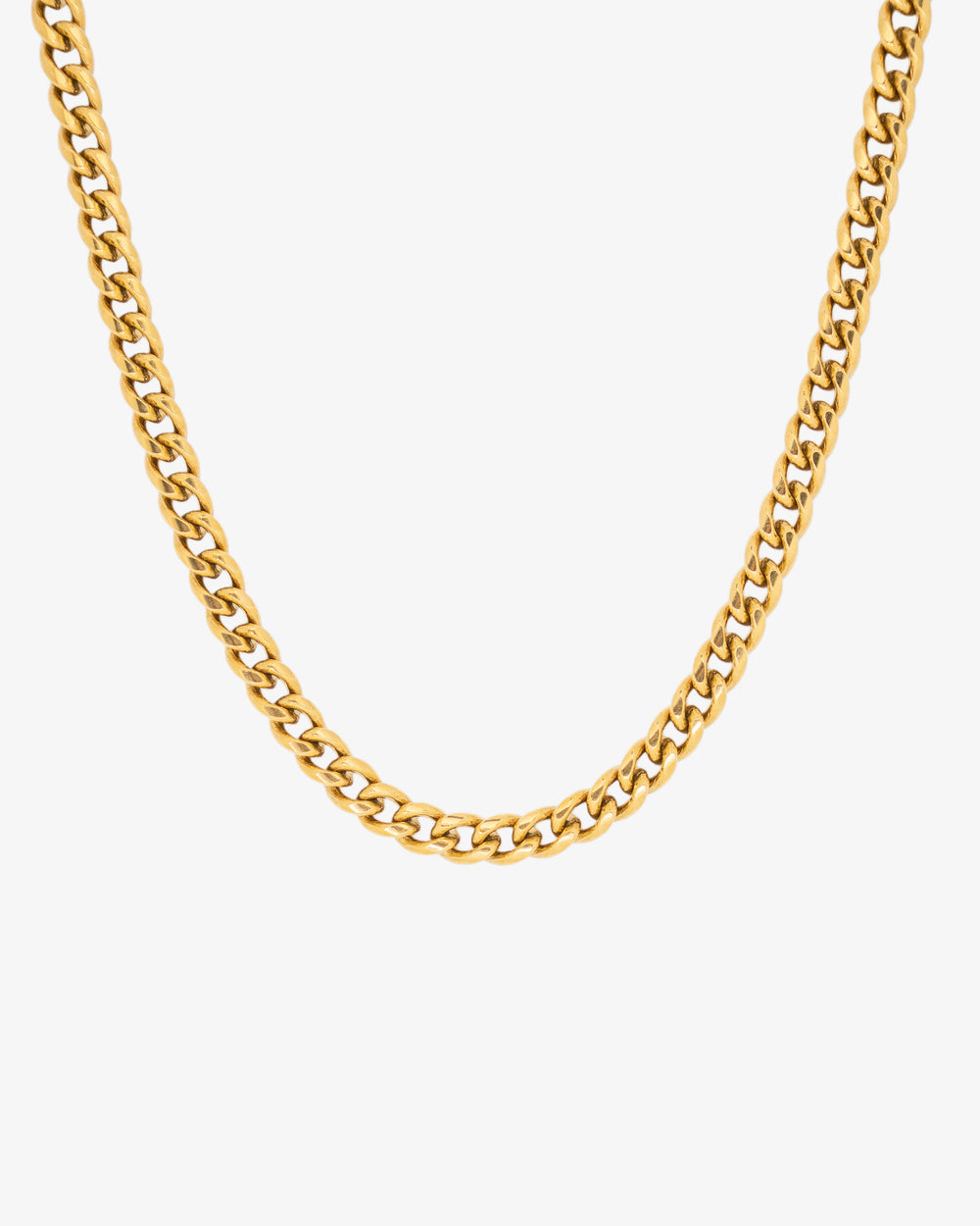 Close up of a 5mm Cuban link gold chain