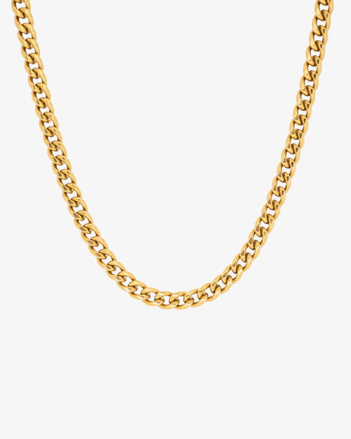 Close up of a 5mm Cuban link gold chain