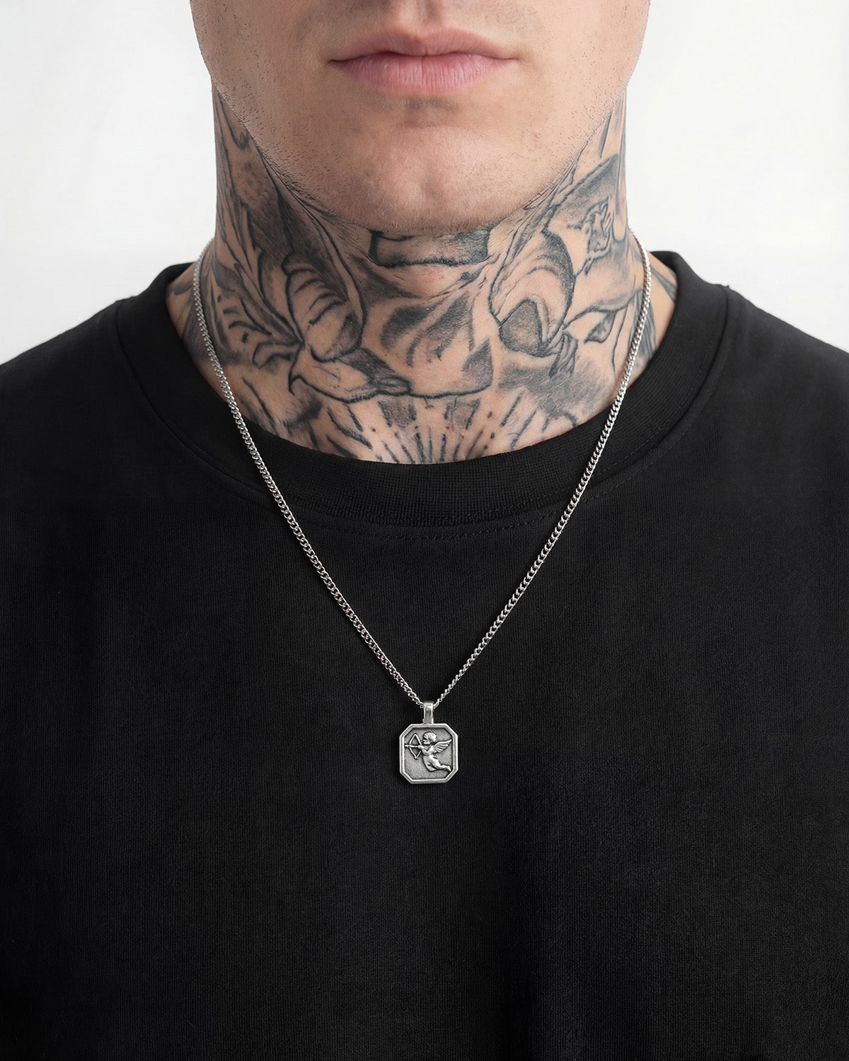 SAVIOR NECKLACE - LOST GEN CLUB